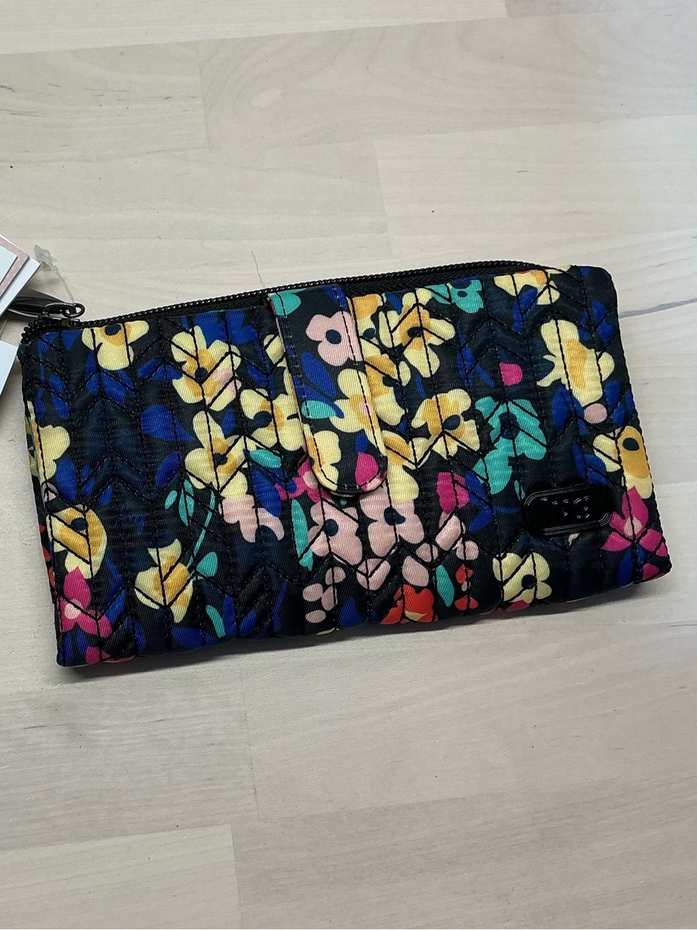 Lug Tram Floral RFID Clutch Wallet NWT Wildflower Black
